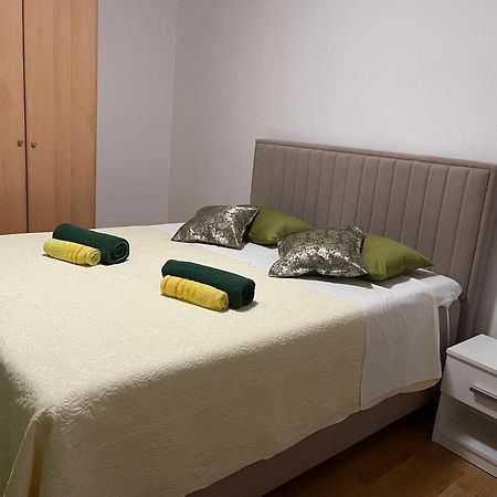 Apartments Angela Biograd Na Moru Exterior photo